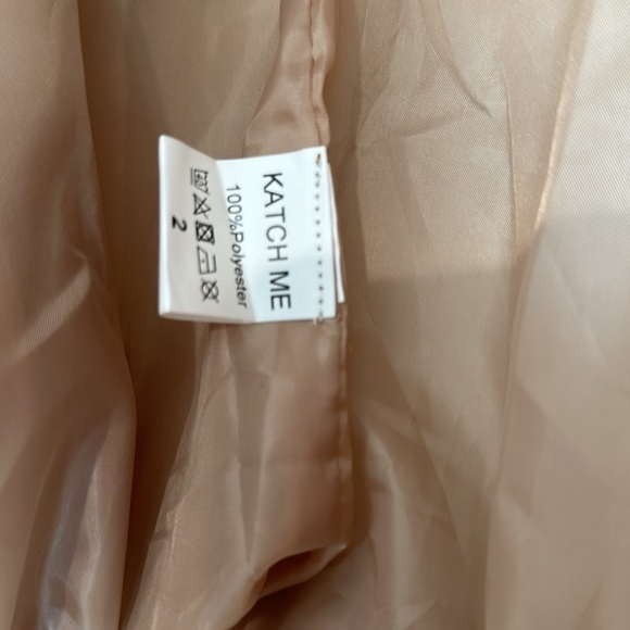 Puffer vest, tan size XL, with adjustable sides and pockets in tan color. - Picture 4 of 7